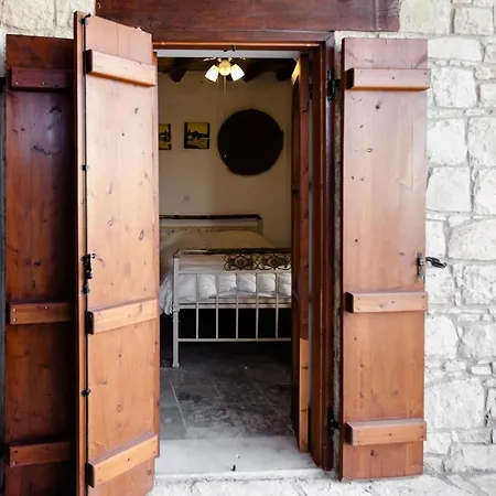Spiti Calliope Kathikas